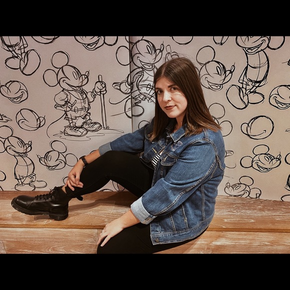 Meet your Posher, Brittany - Picture 2 of 8